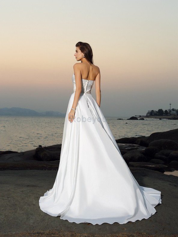 Robe de mariée longue de princesse avec perle a plage a-ligne