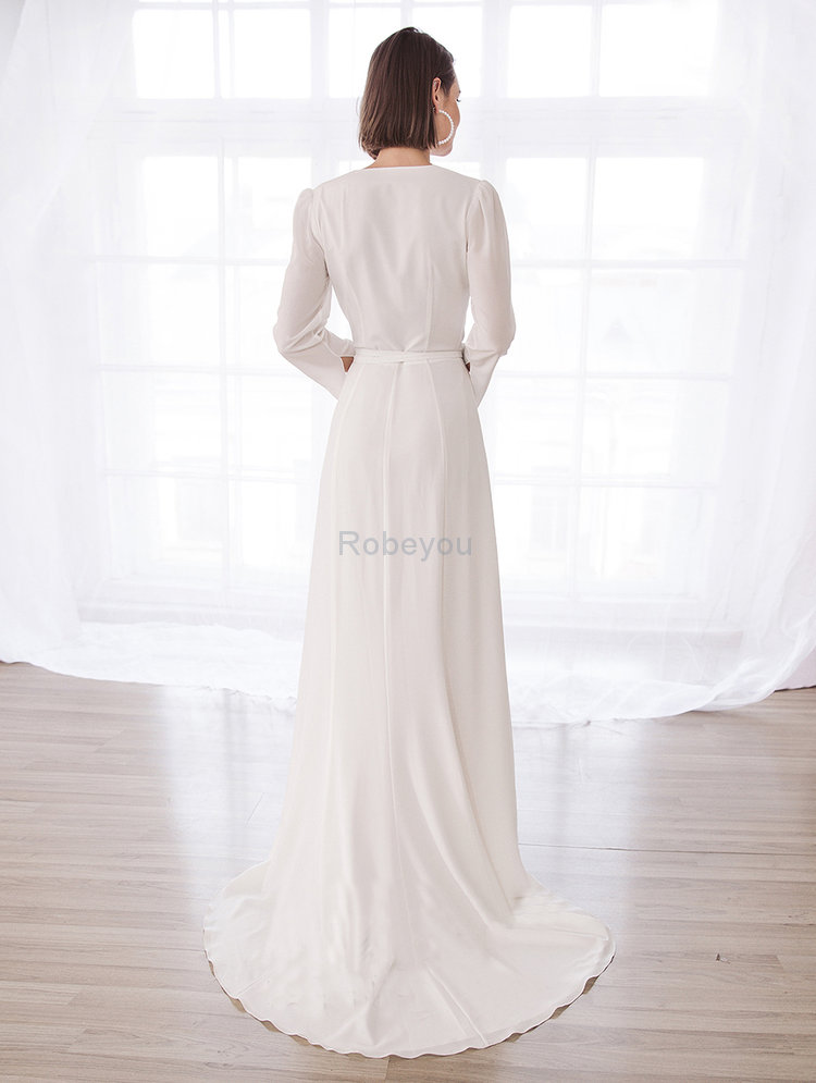 Robe de mariée unique en dentelle serieuse longue simple